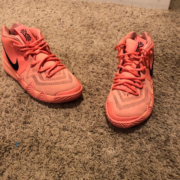 kyrie 4 pink mens